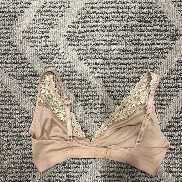 NWOT Wacoal Embrace Lace Soft Cup Wireless Bra Lingerie - Picture 4 of 7